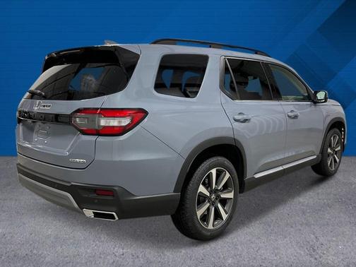 2025 Honda Pilot Touring 8-Passenger