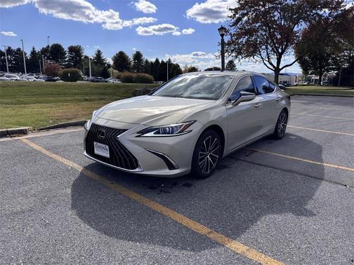 2022 Lexus ES 350 Base