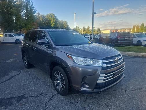 2018 Toyota Highlander LE I4
