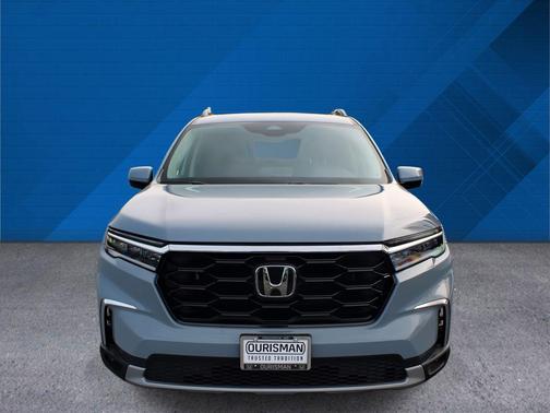 2023 Honda Pilot Touring 8-Passenger