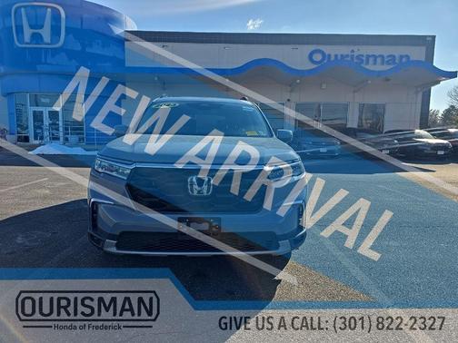 2023 Honda Pilot Touring 8-Passenger