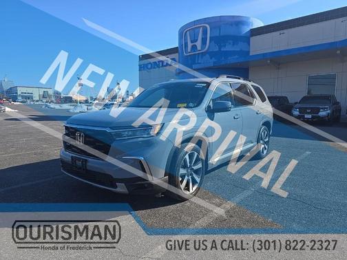 2023 Honda Pilot Touring 8-Passenger