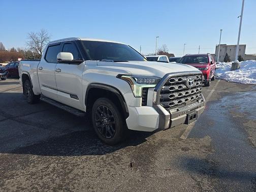 2023 Toyota Tundra Hybrid Platinum