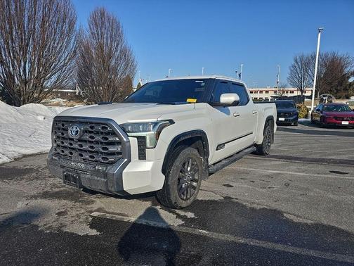 2023 Toyota Tundra Hybrid Platinum