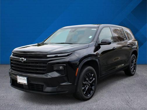 Mosaic Black Metallic 2024 Chevrolet Traverse LS