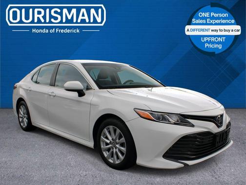 Super White 2018 Toyota Camry LE