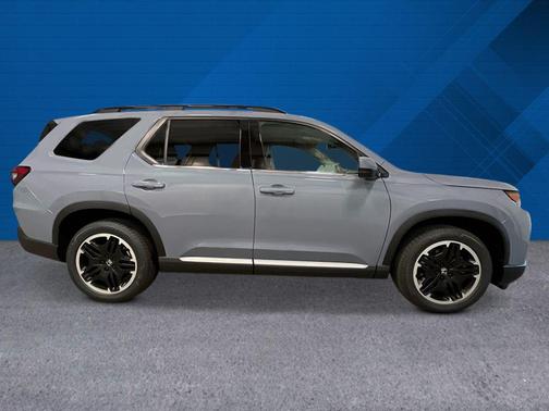 Sonic Gray Pearl 2026 Honda Pilot Touring 8-Passenger