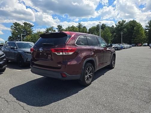 2017 Toyota Highlander LE