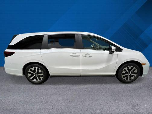 Platinum White Pearl 2026 Honda Odyssey EX-L