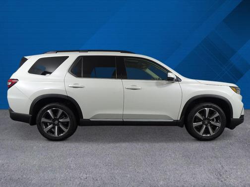 2025 Honda Pilot Touring 8-Passenger