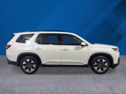 Platinum White Pearl 2026 Honda Pilot Elite