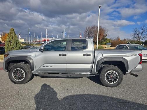 2024 Toyota Tacoma TRD Off Road
