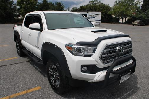 2017 Toyota Tacoma TRD Sport