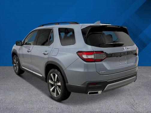 2025 Honda Pilot Touring 8-Passenger