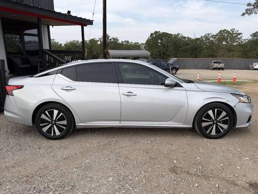 Brilliant Silver Metallic 2019 Nissan Altima 2.5 SL