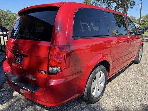 Red 2013 Dodge Grand Caravan SE