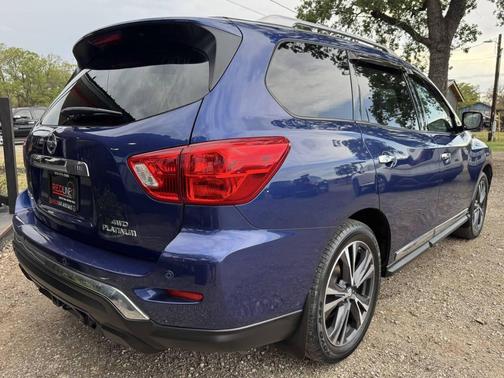 2017 Nissan Pathfinder Platinum