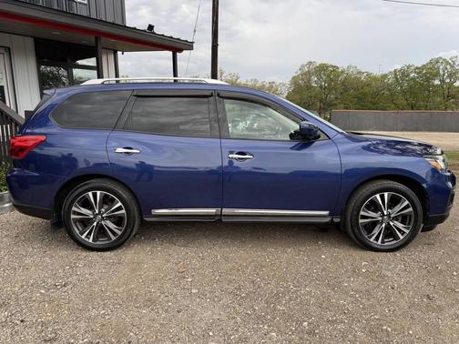 2017 Nissan Pathfinder Platinum