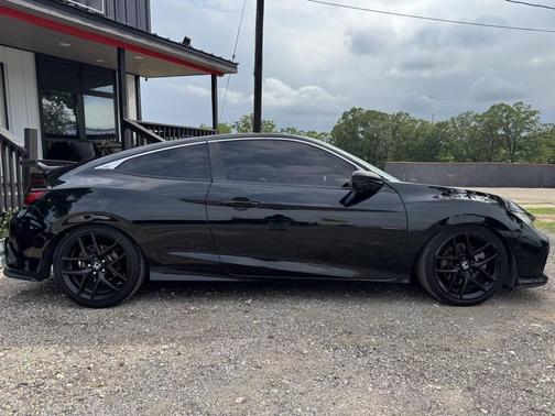 Black 2017 Honda Civic Si