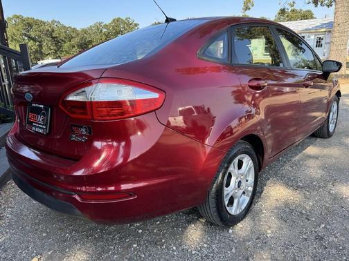 2014 Ford Fiesta SE 4dr Sedan