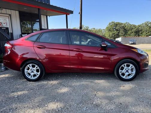 2014 Ford Fiesta SE 4dr Sedan