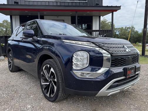 Blue 2022 Mitsubishi Outlander SE
