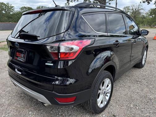 Black 2018 Ford Escape SE