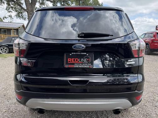 Black 2018 Ford Escape SE
