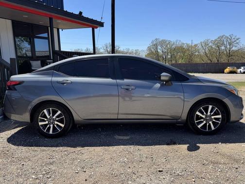 2020 Nissan Versa 1.6 SV