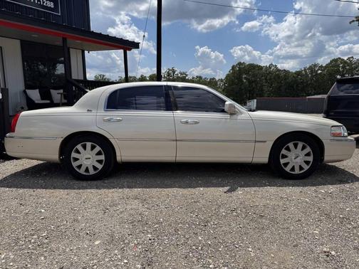 2003 Lincoln Town Car Cartier 4dr Sedan