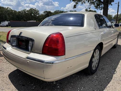 2003 Lincoln Town Car Cartier 4dr Sedan