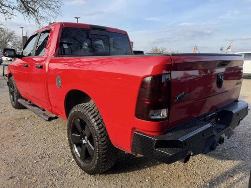 2011 Dodge Ram 1500 Big Horn 4x4 4dr Quad Cab 6.3 ft. SB Pickup