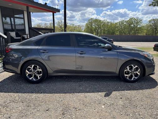 Gray 2019 Kia Forte LXS 4dr Sedan