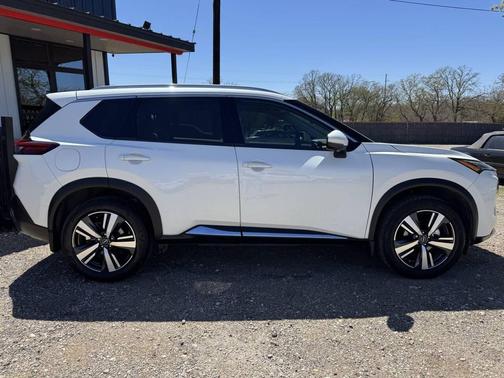 2022 Nissan Rogue SL