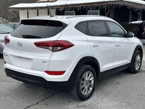 2016 Hyundai TUCSON SE