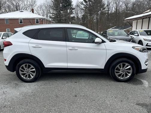 2016 Hyundai TUCSON SE