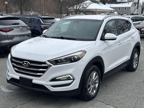 2016 Hyundai TUCSON SE