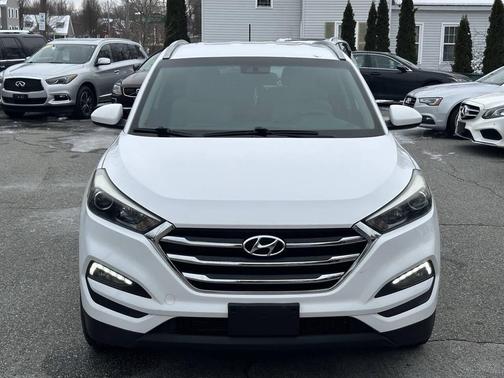 2016 Hyundai TUCSON SE