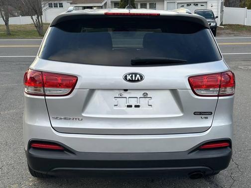 2016 Kia Sorento LX