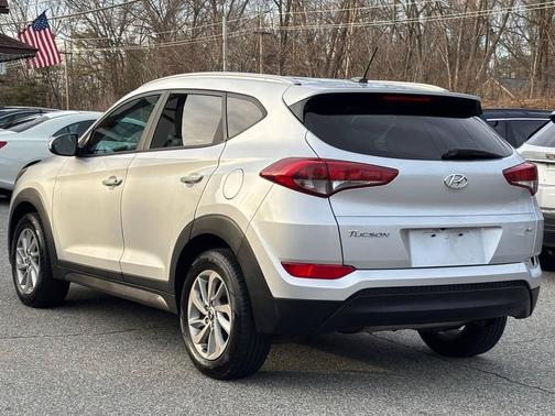 2016 Hyundai TUCSON SE