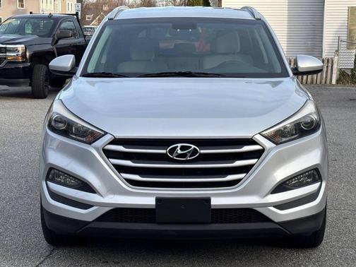2016 Hyundai TUCSON SE