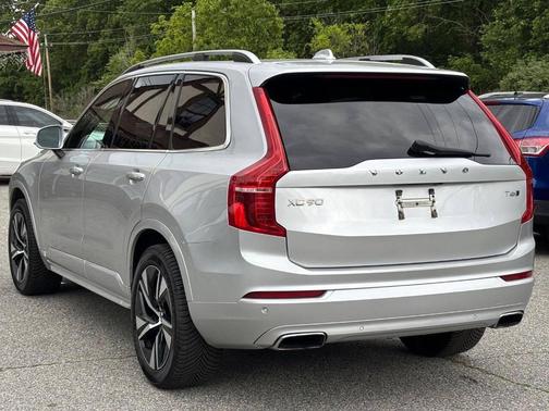 Bright Silver Metallic 2016 Volvo XC90 T6 Momentum