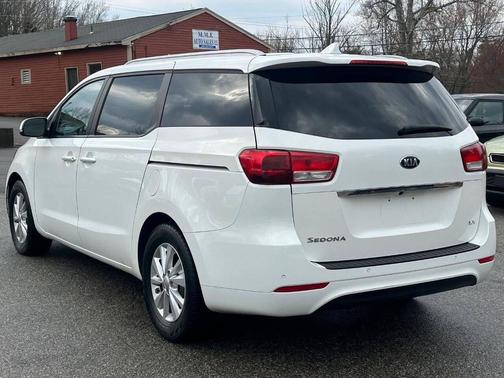 2016 Kia Sedona LX