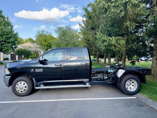 2018 RAM 3500 Big Horn Crew Cab 4x4 8' Box