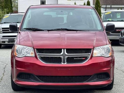 Red 2014 Dodge Grand Caravan AVP/SE
