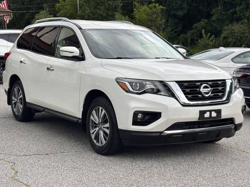 White 2020 Nissan Pathfinder SV 4WD