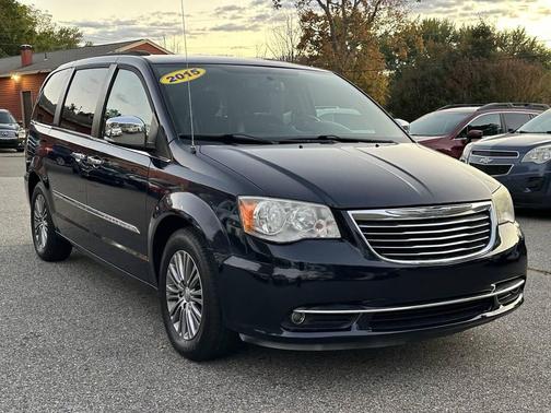 2015 Chrysler Town & Country Touring-L