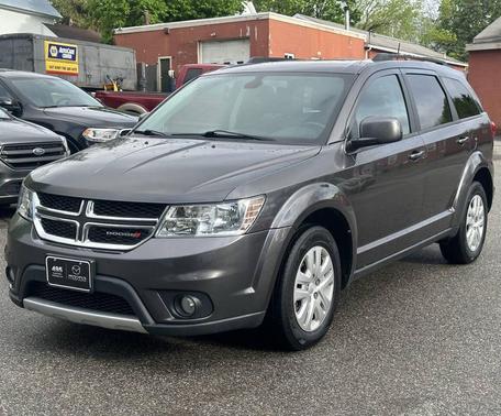 Granite Pearlcoat 2019 Dodge Journey SE