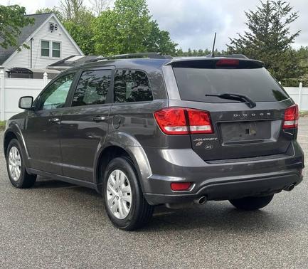 Granite Pearlcoat 2019 Dodge Journey SE