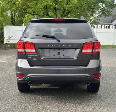 Granite Pearlcoat 2019 Dodge Journey SE